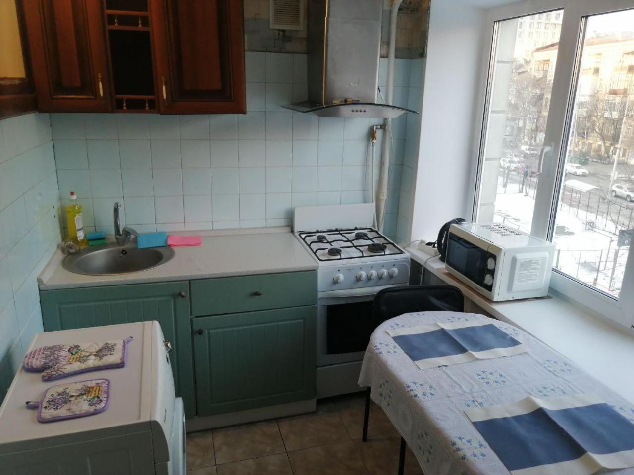 1к саксаганского 87 Apartment